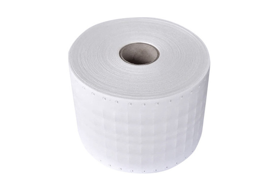 Role se štítky 82×25 mm