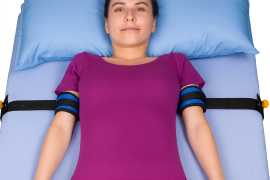 MC - Rychloupínací pás na lůžko (paže)