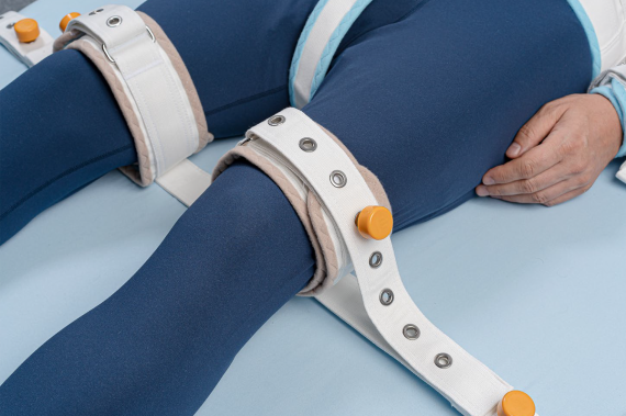 MC - Upínací pás na lůžko - stehna